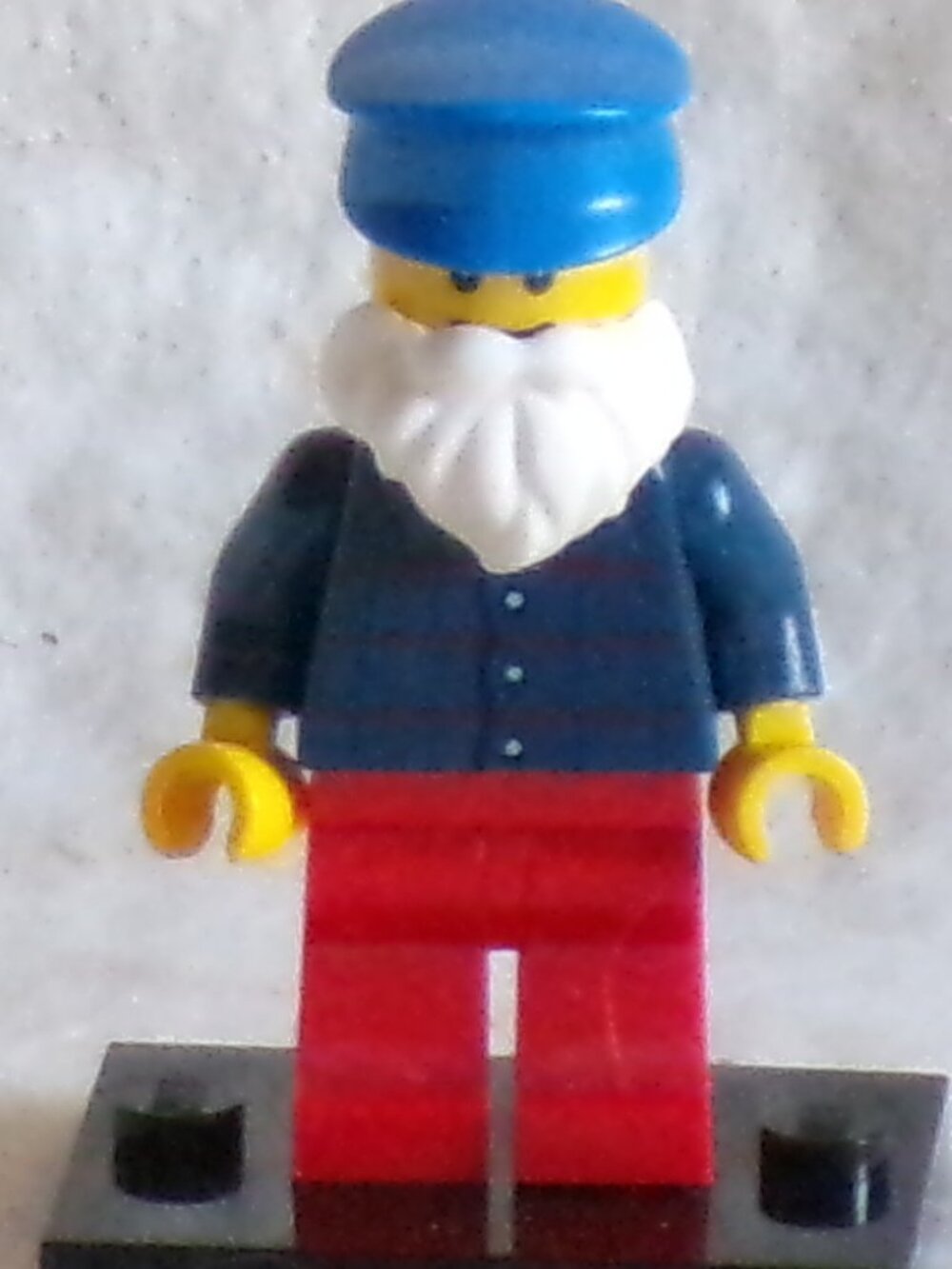 Lego Sea captain with white beard and blue hat Minifigure Collectible